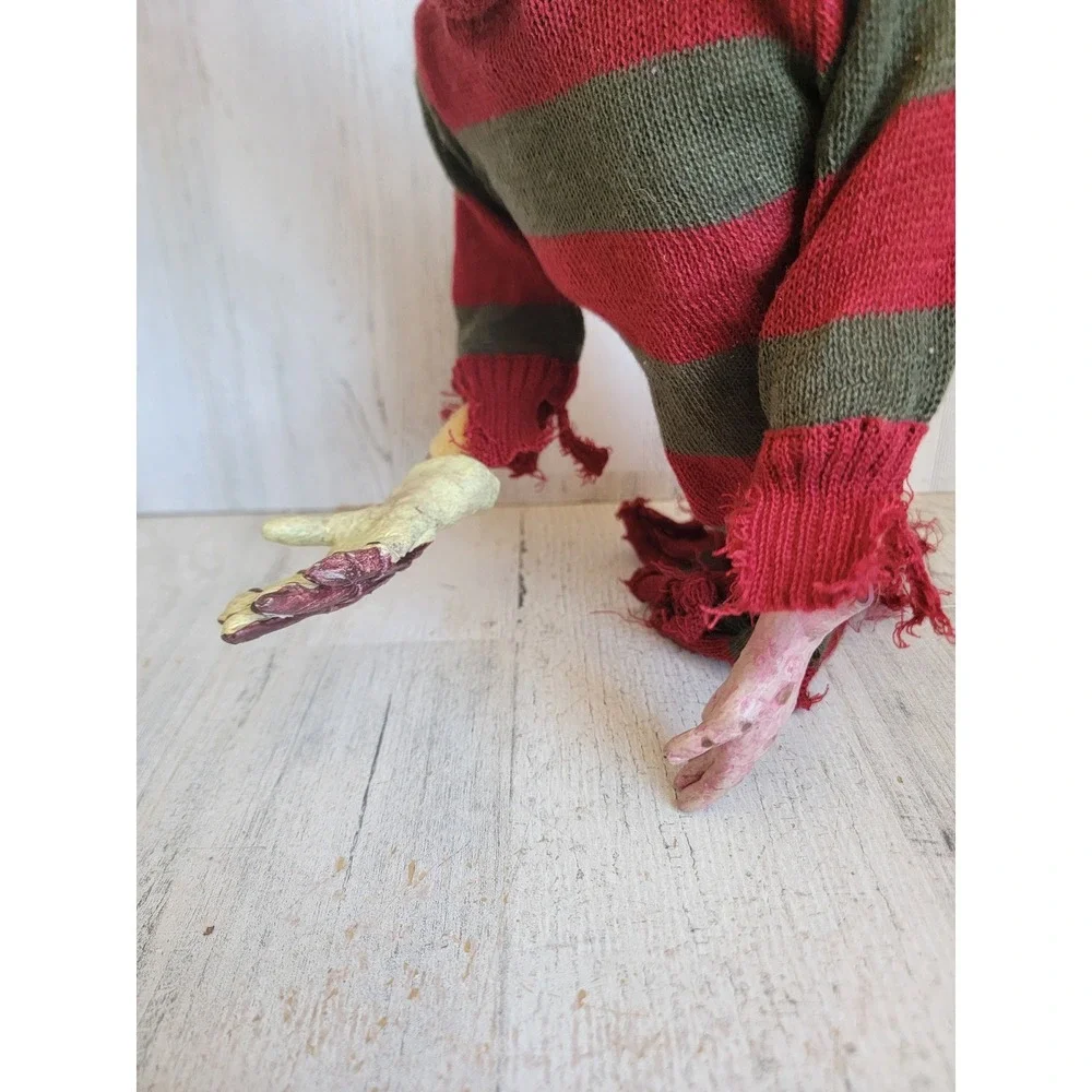 Vintage nightmare on elm Street Freddy Krueger Halloween hanging figure reaper